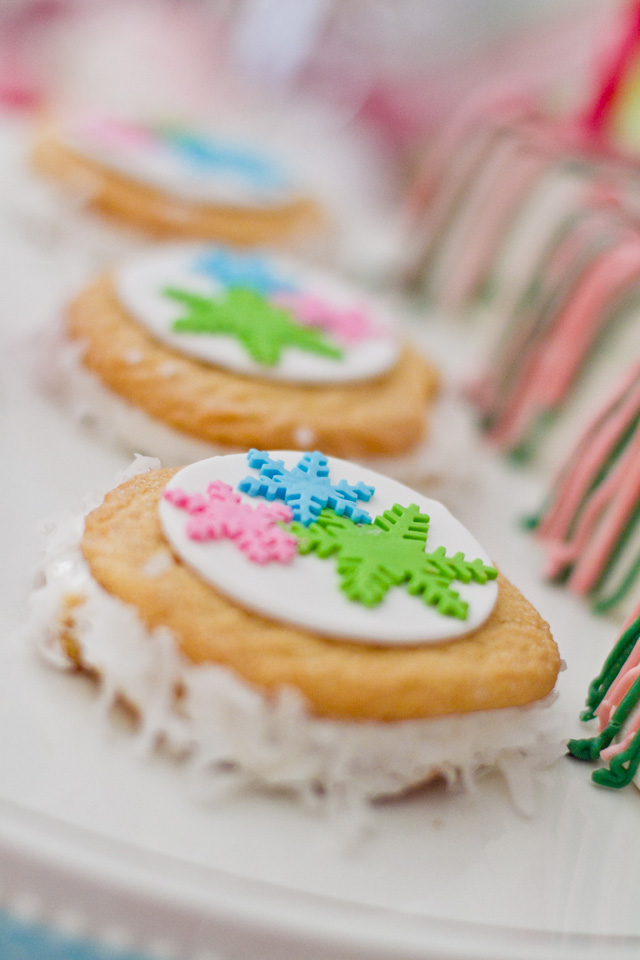 christmas whoopie pies with fondant