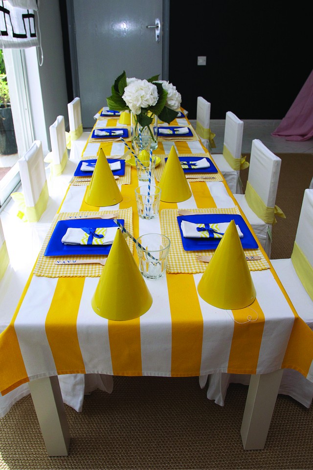 lemonade and lollipops birthday party table