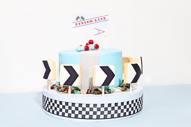 vintage race car cake by kiss me kate