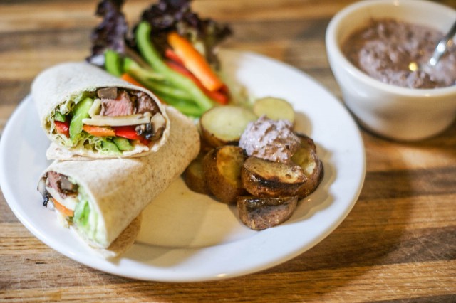 fresh-rosemary-steak-wrap-potatoes-kalamata-olives