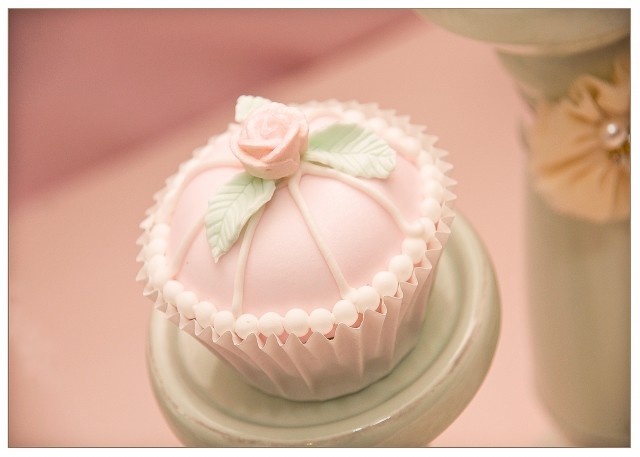 birdie baby shower cupcake