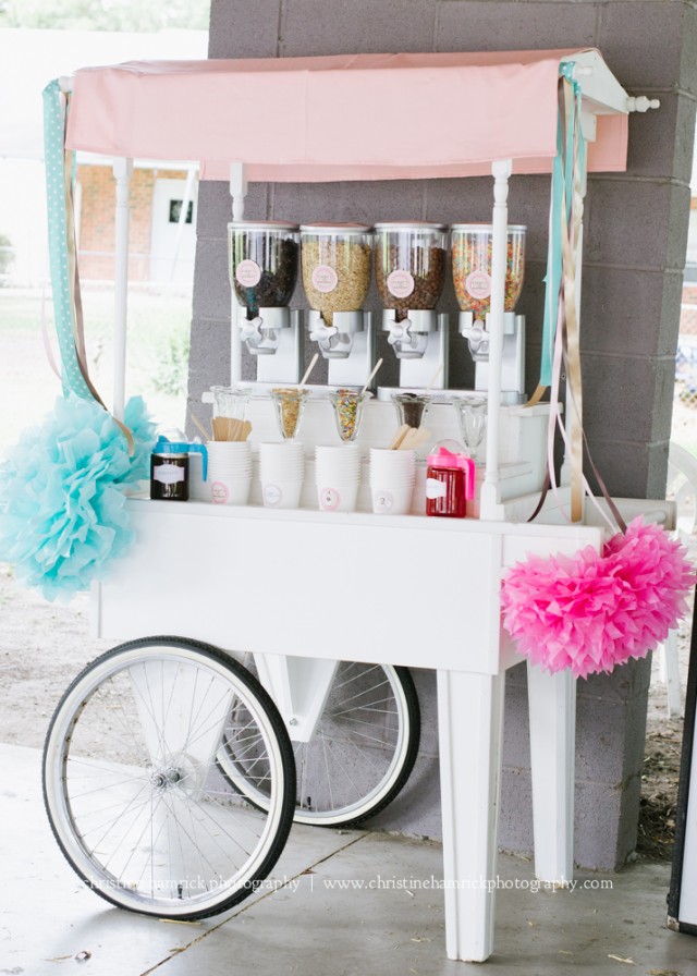 milk and cookies favor table