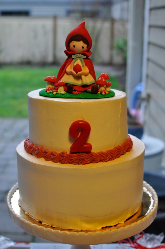 red riding hood cake