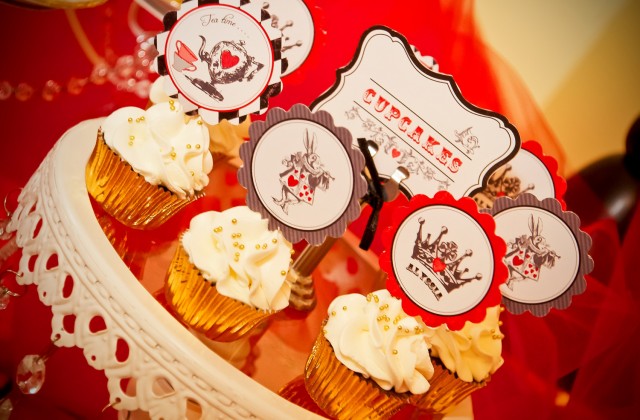 queen of hearts cupcakes