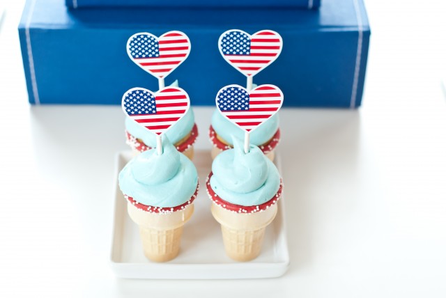 flag cupcakes