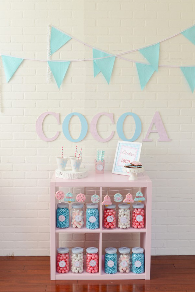 pink and blue hot cocoa bar