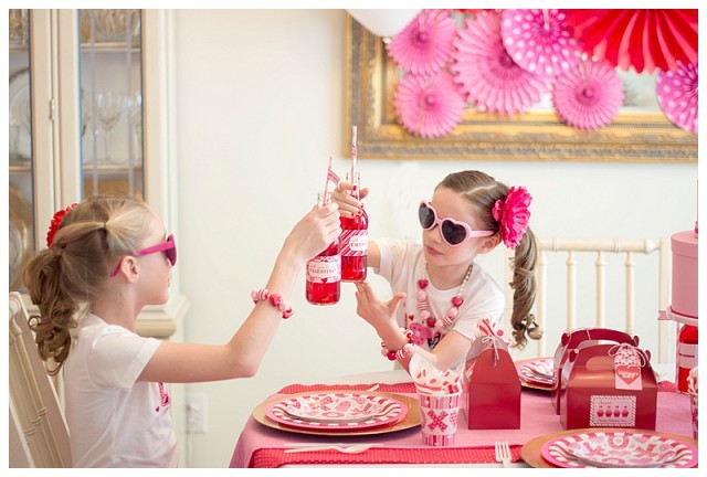 Valentines Day party table