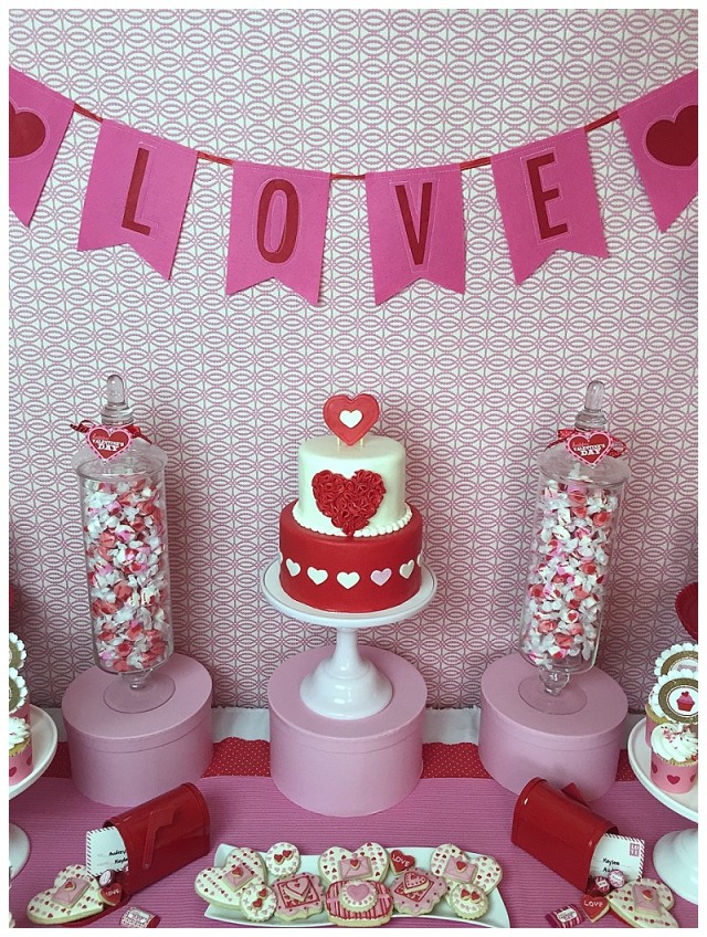 Ruffle Heart cake