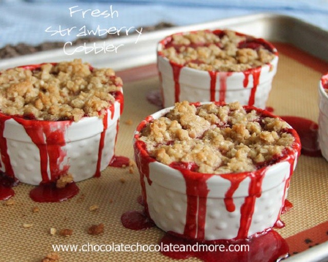 Fresh-Strawberry-Cobbler-from-ChocolateChocolateandmore-88a