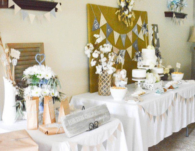 Dessert table and gift table