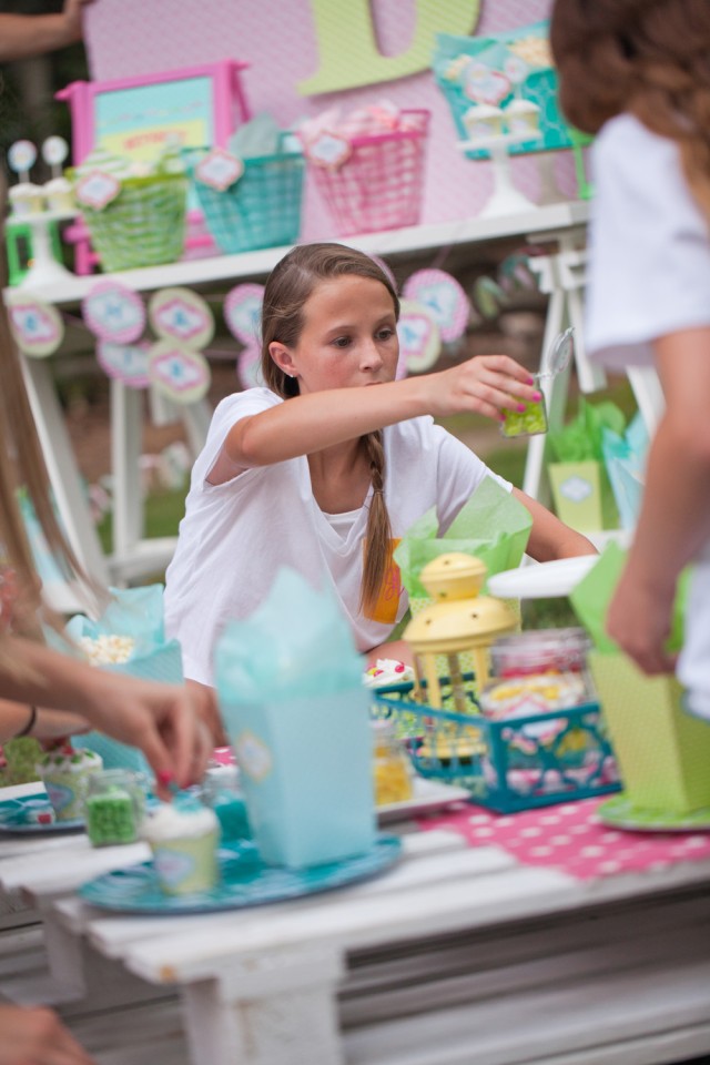 Cupcake decorating