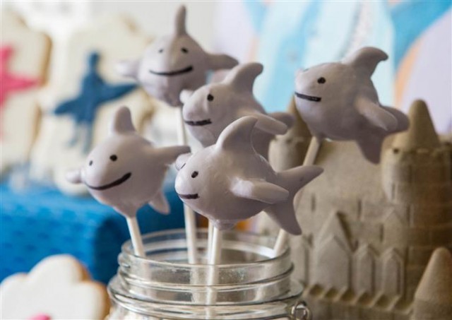 Shark cake pops - great for a surf or breach party