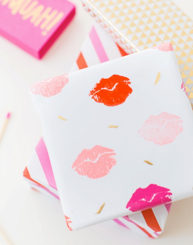 kisses wrapping paper