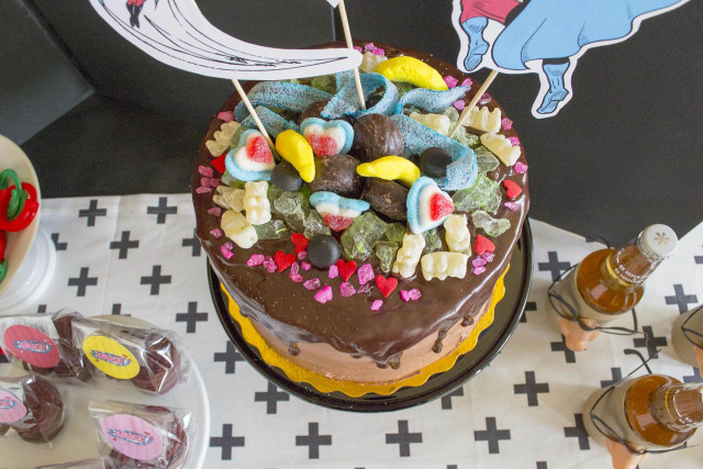 super-valetine-cake-top