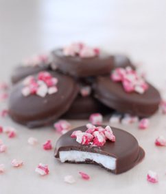 15 Delicious Christmas Candy Recipes to Try