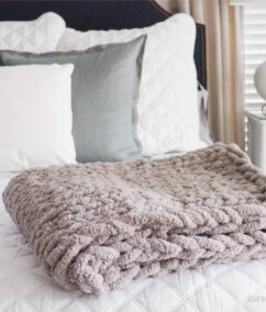 DIY Chunky Knit Blankets at AR Workshop